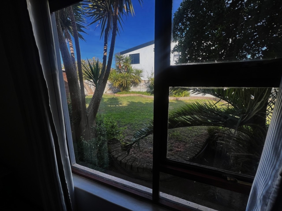 4 Bedroom Property for Sale in Britannia Bay Western Cape